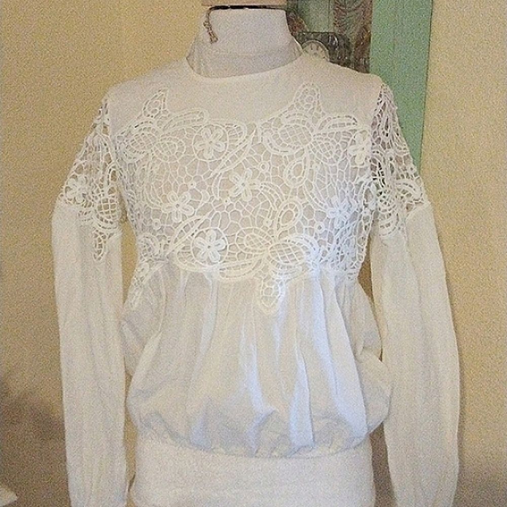 Abercrombie & Fitch Cotton Lace Peasant Blouse